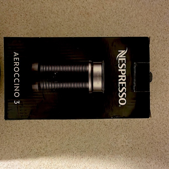 Nespresso Aeroccino 3 ( milk frother black ) Brand New